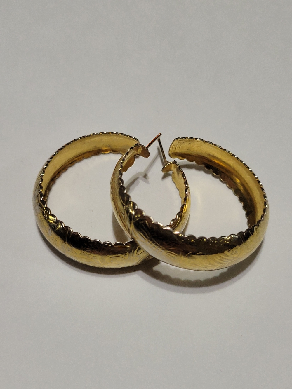 Gold Scalloped Hoop Earrings - Women Jewelry